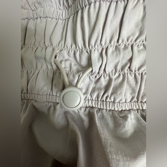 Lululemon Sights Seen Sweat Wicking Jacket in Iced Lilac No Bulk Lightweight - Picture 6 of 11